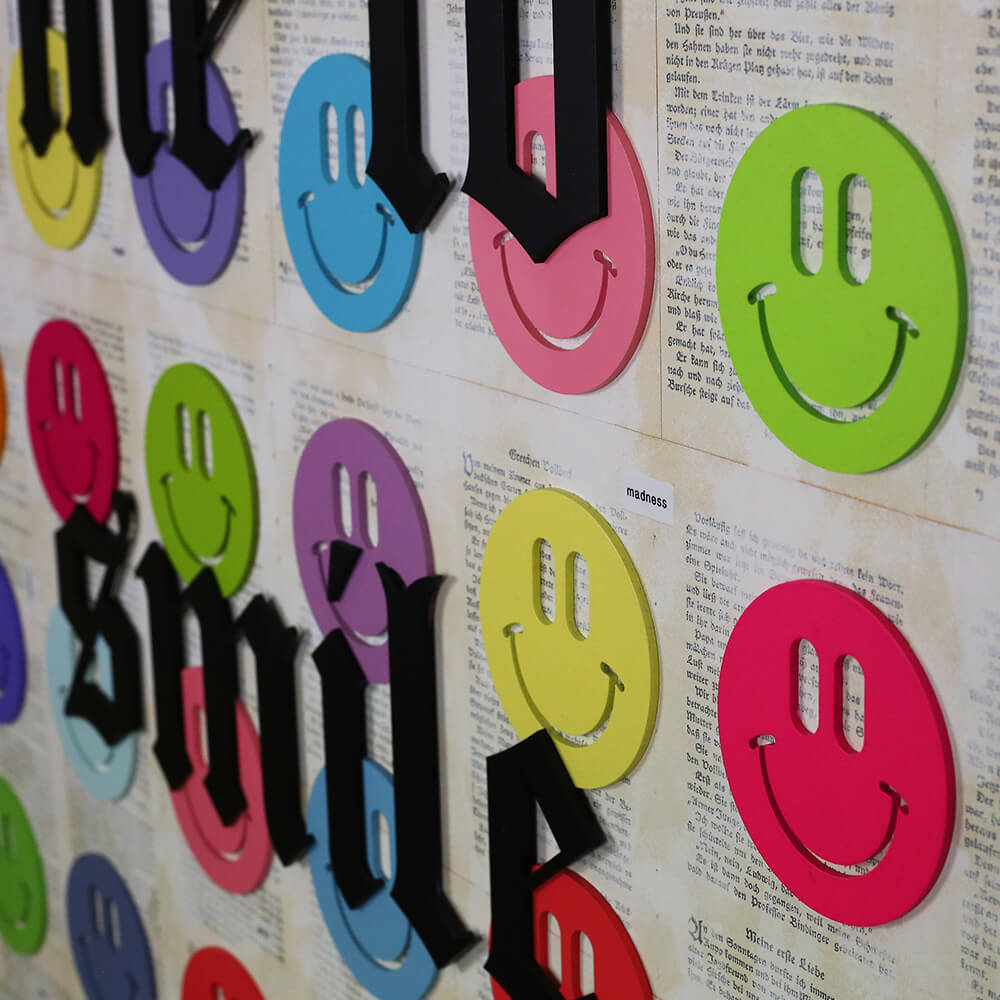 Society Smile 04 - ArtOfMag - MagMagMag